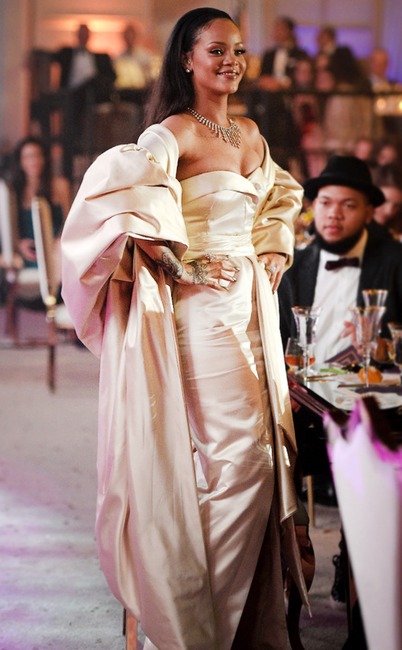 ESC: Rihanna